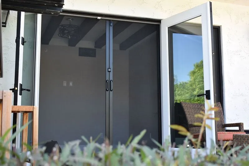 retractable screen doors