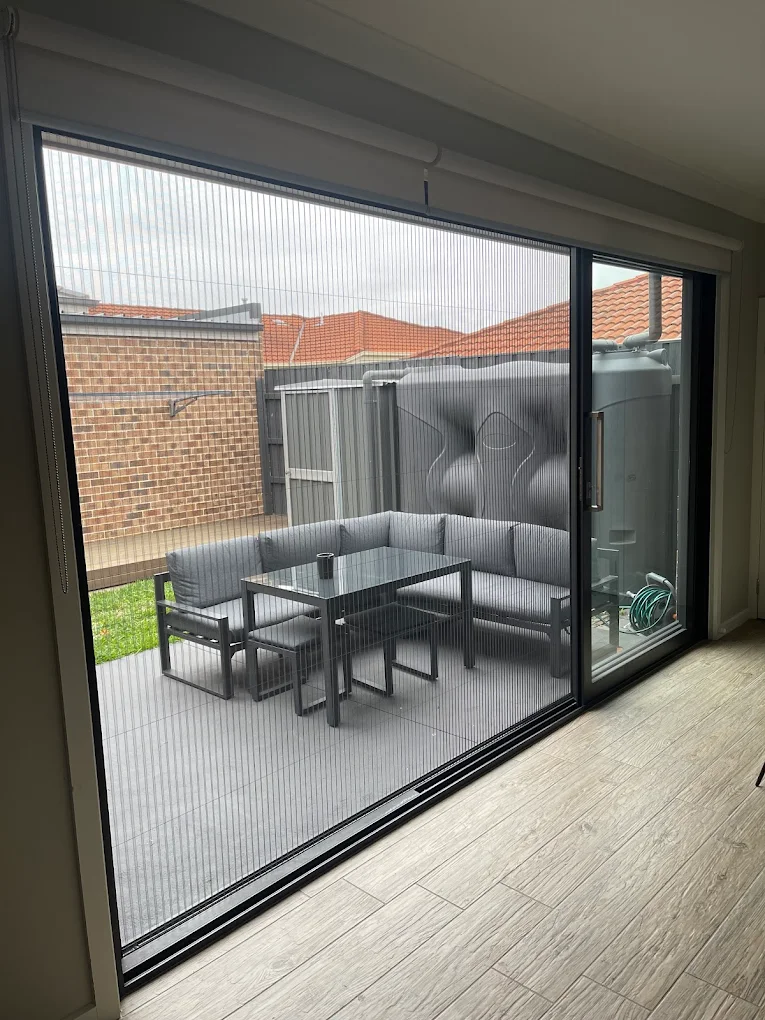 Hotel Retractable Screens